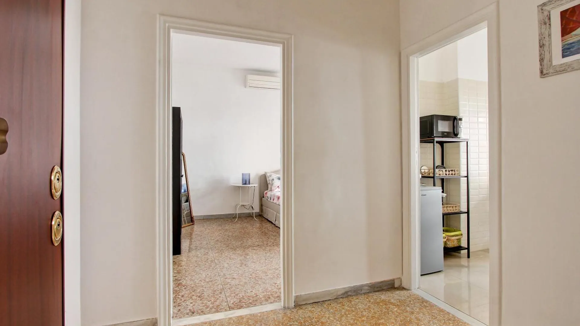 شقة Residenza Santa Barbara روما